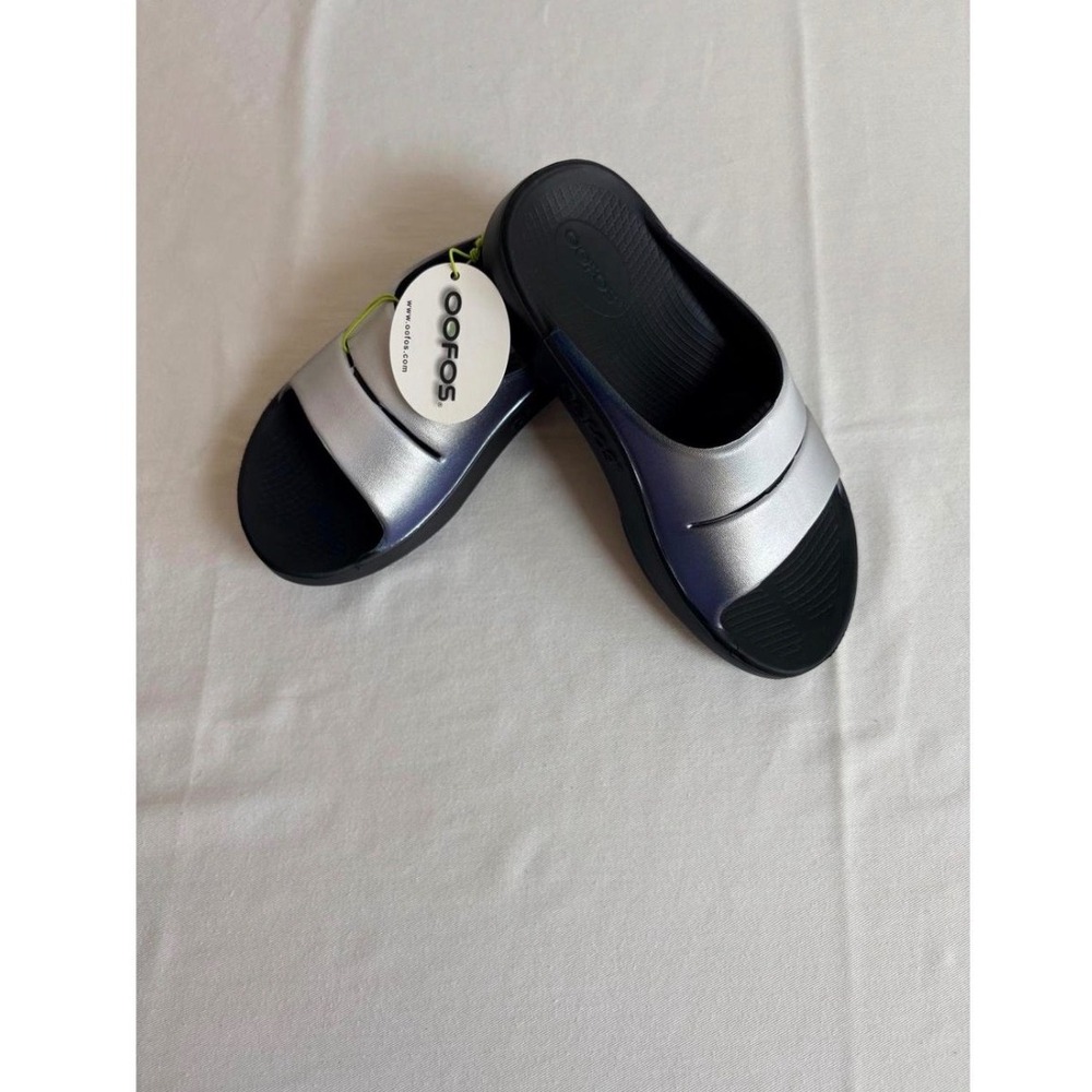 OOFOS OOahh Luxe Women size 7 Frost Silver Blue NEW Recovery Slide Sandal 1101